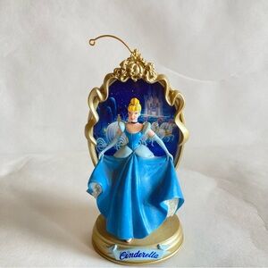 Holiday Hallmark Ornament Disney’s Cinderella Enchanted Memories Collection 1997
